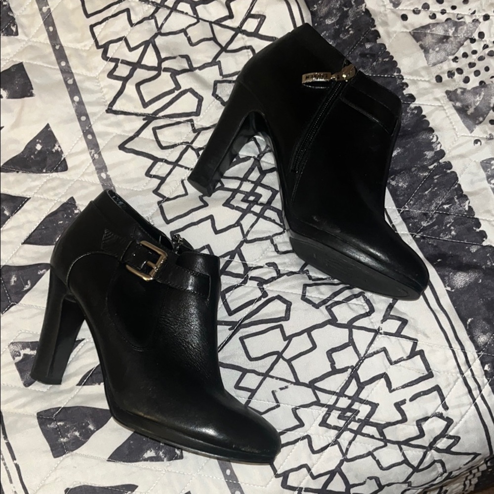 Elegant Black Women's Heeled Shoes
